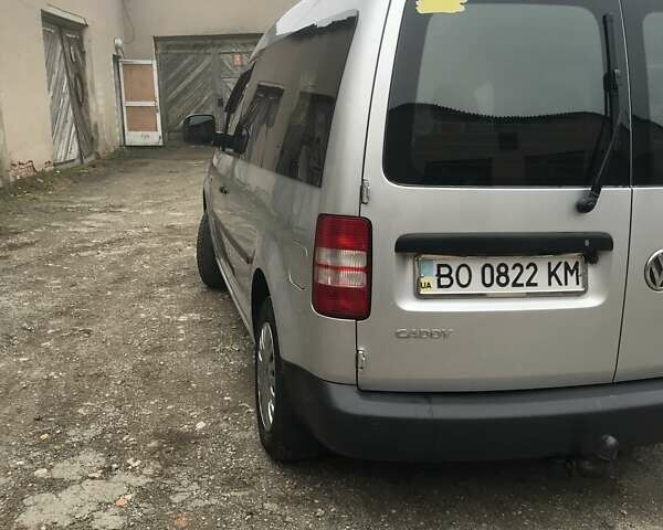 Серый Фольксваген Кадди, объемом двигателя 1.6 л и пробегом 325 тыс. км за 9800 $, фото 5 на Automoto.ua
