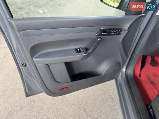 Фольксваген Кадди 2012 в Тернополе на Automoto.ua Серый Фольксваген Кадди, объемом двигателя 1.6 л и пробегом 250 тыс. км за 9500 $, фото 10 на Automoto.ua
