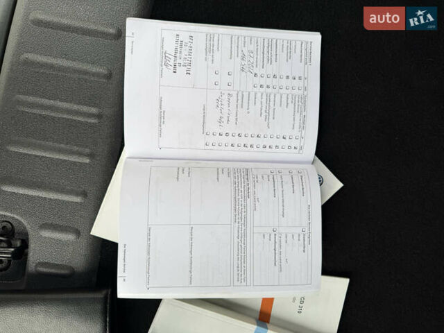 Серый Фольксваген Кадди, объемом двигателя 1.6 л и пробегом 224 тыс. км за 12700 $, фото 102 на Automoto.ua