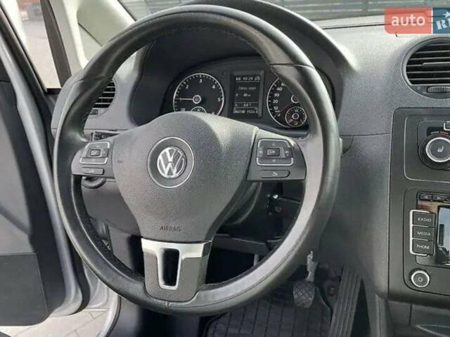 Серый Фольксваген Кадди, объемом двигателя 1.6 л и пробегом 317 тыс. км за 10800 $, фото 18 на Automoto.ua