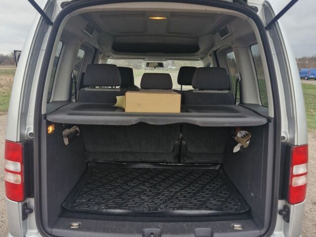 Серый Фольксваген Кадди, объемом двигателя 1.6 л и пробегом 236 тыс. км за 10299 $, фото 7 на Automoto.ua