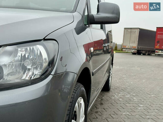 Серый Фольксваген Кадди, объемом двигателя 1.6 л и пробегом 267 тыс. км за 11700 $, фото 12 на Automoto.ua