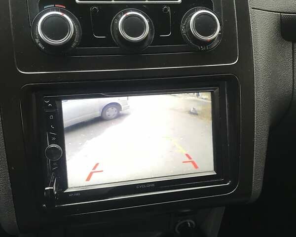 Серый Фольксваген Кадди, объемом двигателя 1.6 л и пробегом 325 тыс. км за 9800 $, фото 14 на Automoto.ua