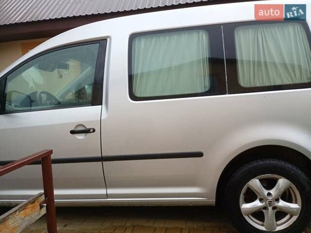Серый Фольксваген Кадди, объемом двигателя 1.6 л и пробегом 221 тыс. км за 7400 $, фото 2 на Automoto.ua