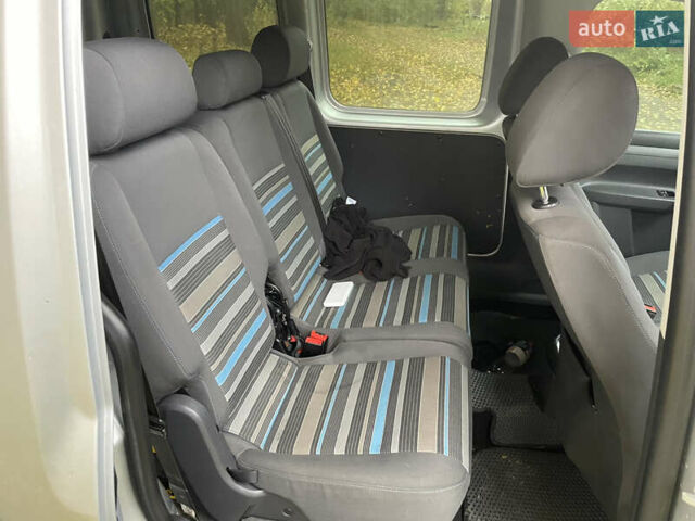 Серый Фольксваген Кадди, объемом двигателя 2 л и пробегом 310 тыс. км за 9950 $, фото 6 на Automoto.ua