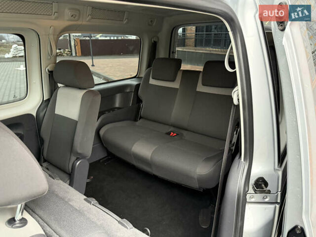 Серый Фольксваген Кадди, объемом двигателя 1.6 л и пробегом 224 тыс. км за 12700 $, фото 62 на Automoto.ua