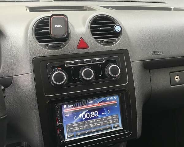 Серый Фольксваген Кадди, объемом двигателя 1.6 л и пробегом 325 тыс. км за 9800 $, фото 13 на Automoto.ua