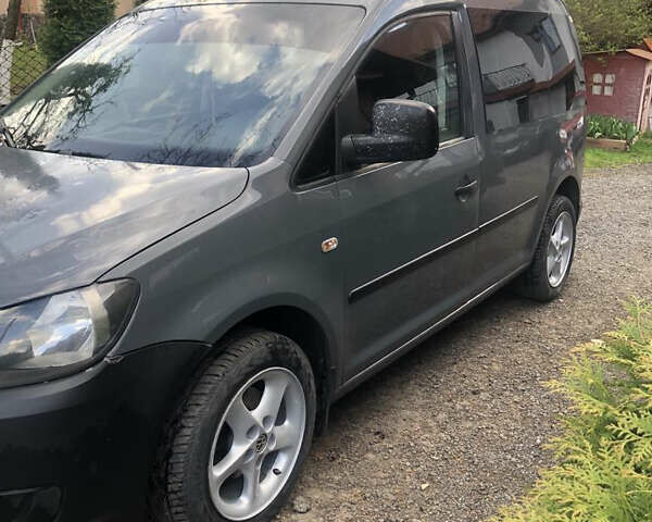 Сірий Фольксваген Кадді, об'ємом двигуна 1.6 л та пробігом 247 тис. км за 7900 $, фото 10 на Automoto.ua