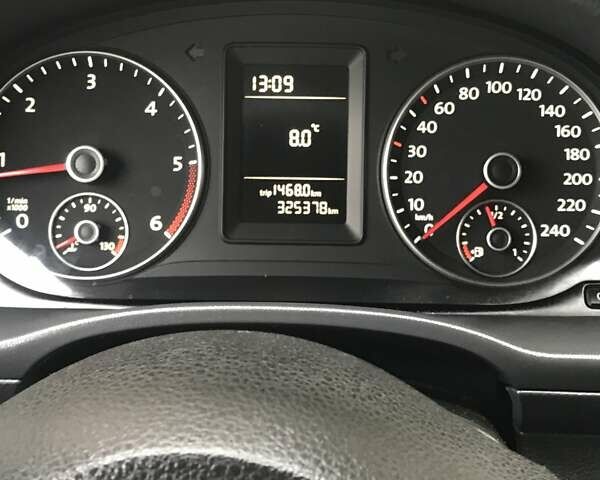 Серый Фольксваген Кадди, объемом двигателя 1.6 л и пробегом 325 тыс. км за 9800 $, фото 12 на Automoto.ua