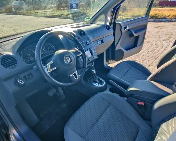 Серый Фольксваген Кадди, объемом двигателя 1.6 л и пробегом 293 тыс. км за 12600 $, фото 19 на Automoto.ua