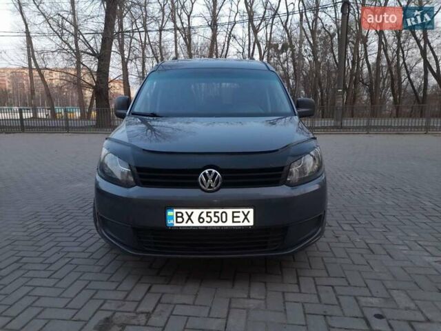 Серый Фольксваген Кадди, объемом двигателя 1.6 л и пробегом 255 тыс. км за 10000 $, фото 2 на Automoto.ua