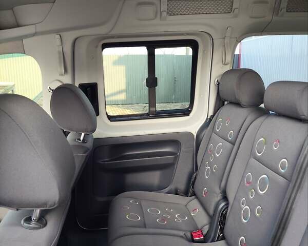 Сірий Фольксваген Кадді, об'ємом двигуна 2 л та пробігом 261 тис. км за 12800 $, фото 42 на Automoto.ua