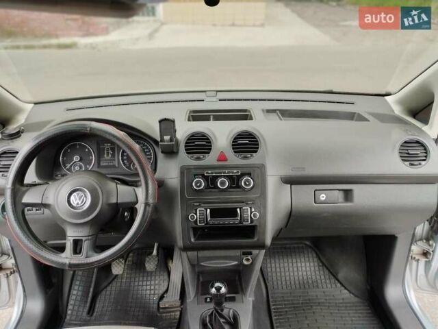 Сірий Фольксваген Кадді, об'ємом двигуна 1.6 л та пробігом 388 тис. км за 10800 $, фото 12 на Automoto.ua