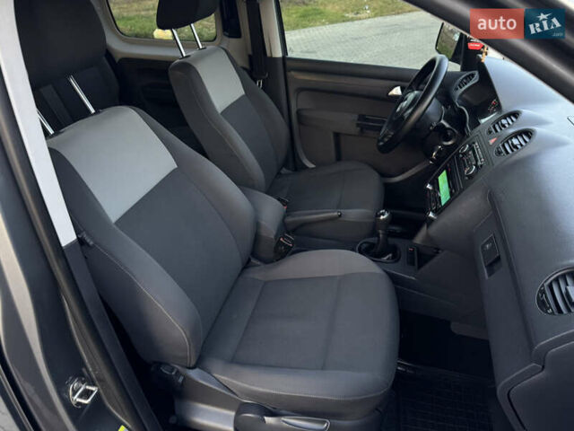 Сірий Фольксваген Кадді, об'ємом двигуна 2 л та пробігом 260 тис. км за 11900 $, фото 12 на Automoto.ua