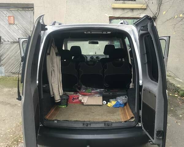 Серый Фольксваген Кадди, объемом двигателя 1.6 л и пробегом 325 тыс. км за 9800 $, фото 23 на Automoto.ua