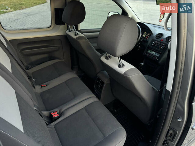 Серый Фольксваген Кадди, объемом двигателя 2 л и пробегом 260 тыс. км за 11900 $, фото 9 на Automoto.ua