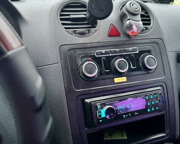 Серый Фольксваген Кадди, объемом двигателя 1.2 л и пробегом 241 тыс. км за 7100 $, фото 16 на Automoto.ua