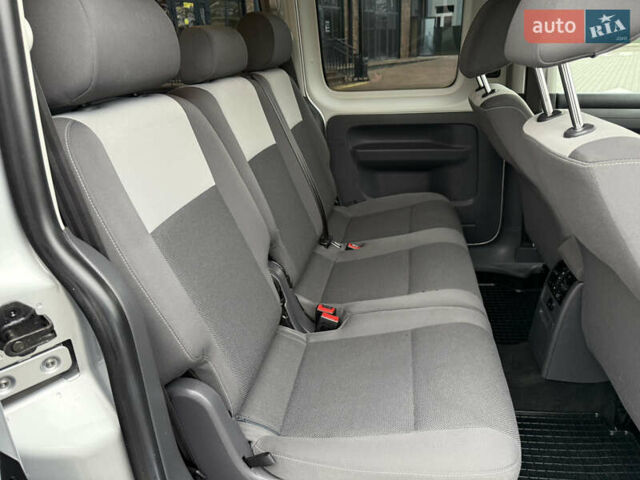 Серый Фольксваген Кадди, объемом двигателя 1.6 л и пробегом 224 тыс. км за 12700 $, фото 47 на Automoto.ua