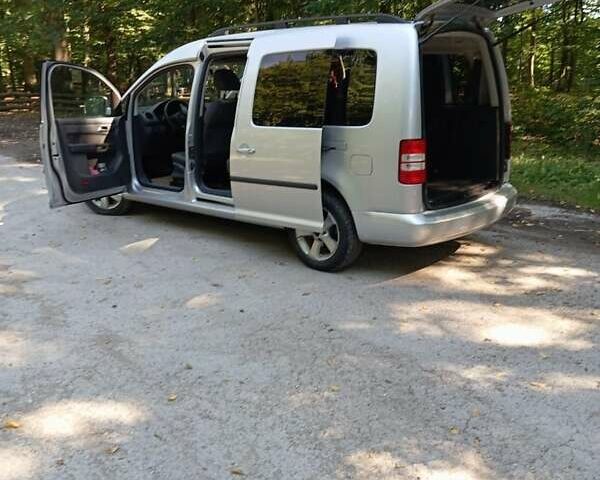 Серый Фольксваген Кадди, объемом двигателя 2 л и пробегом 250 тыс. км за 10500 $, фото 1 на Automoto.ua