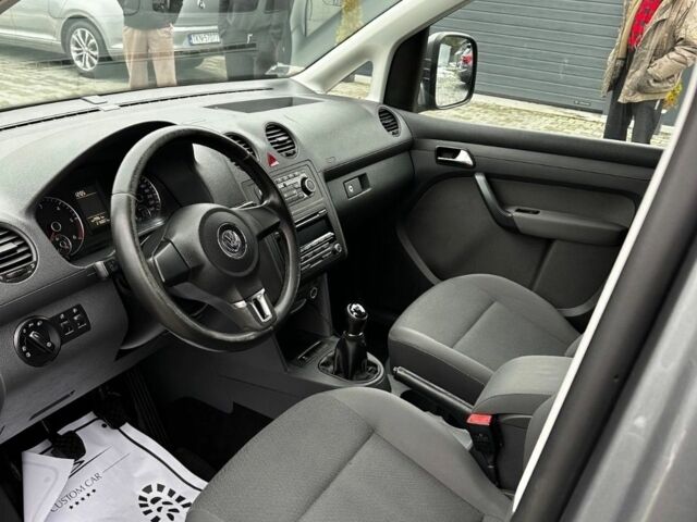 Сірий Фольксваген Кадді, об'ємом двигуна 2 л та пробігом 186 тис. км за 2850 $, фото 6 на Automoto.ua