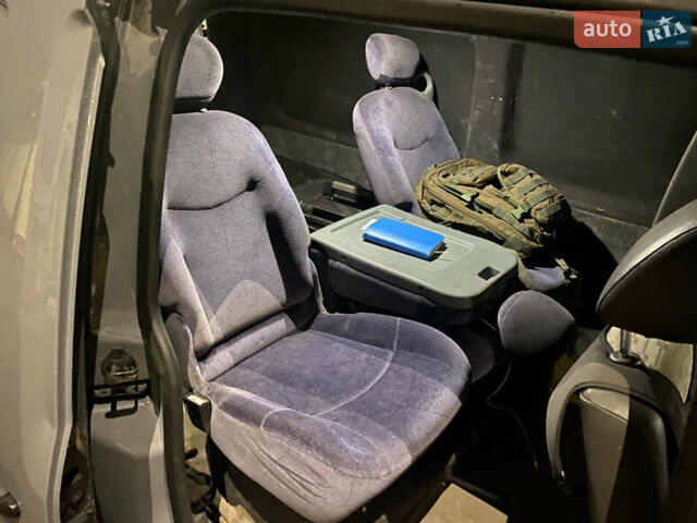 Сірий Фольксваген Кадді, об'ємом двигуна 2 л та пробігом 280 тис. км за 8774 $, фото 4 на Automoto.ua