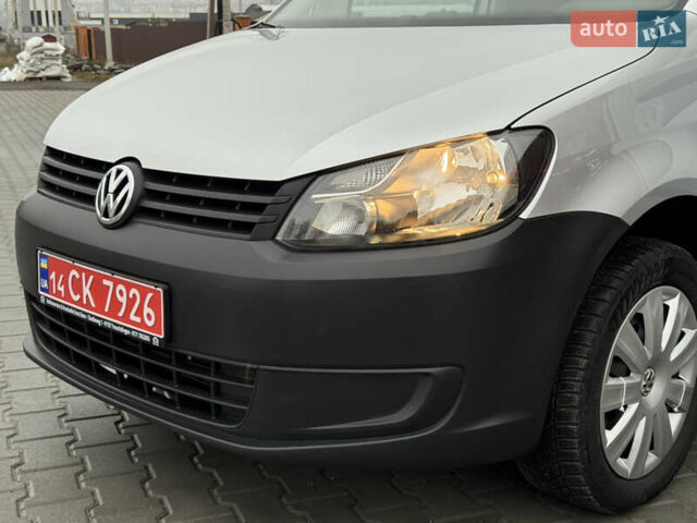 Серый Фольксваген Кадди, объемом двигателя 1.6 л и пробегом 224 тыс. км за 12700 $, фото 87 на Automoto.ua