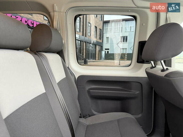 Серый Фольксваген Кадди, объемом двигателя 1.6 л и пробегом 224 тыс. км за 12700 $, фото 46 на Automoto.ua