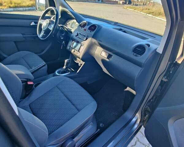 Серый Фольксваген Кадди, объемом двигателя 1.6 л и пробегом 293 тыс. км за 12600 $, фото 26 на Automoto.ua