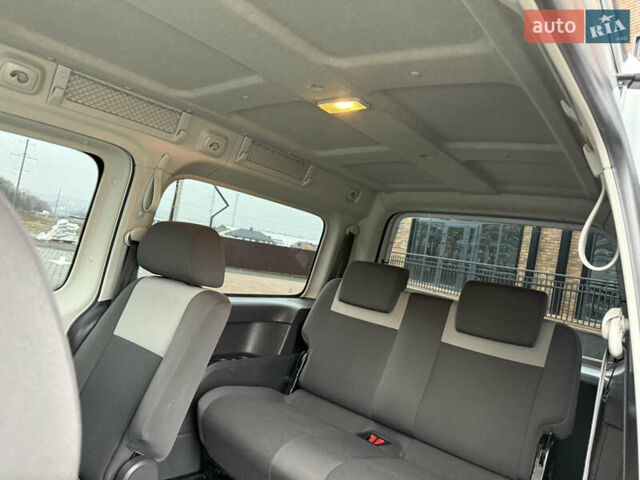 Серый Фольксваген Кадди, объемом двигателя 1.6 л и пробегом 224 тыс. км за 12700 $, фото 63 на Automoto.ua