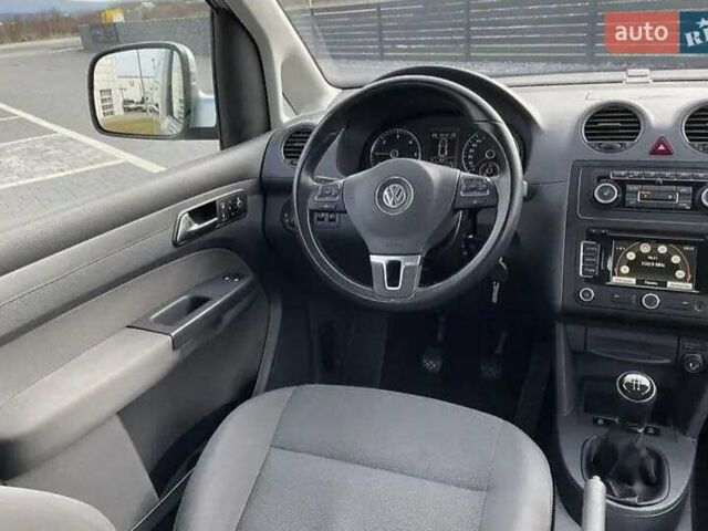 Серый Фольксваген Кадди, объемом двигателя 1.6 л и пробегом 317 тыс. км за 10800 $, фото 13 на Automoto.ua