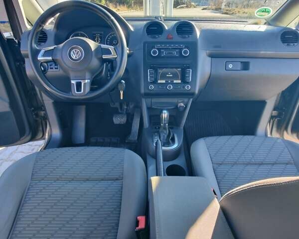 Серый Фольксваген Кадди, объемом двигателя 1.6 л и пробегом 293 тыс. км за 12600 $, фото 20 на Automoto.ua