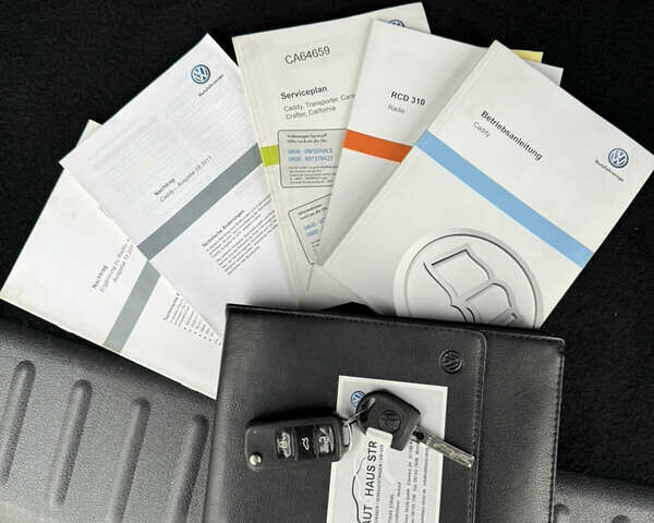 Серый Фольксваген Кадди, объемом двигателя 1.6 л и пробегом 224 тыс. км за 12700 $, фото 100 на Automoto.ua