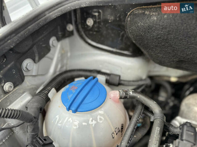 Серый Фольксваген Кадди, объемом двигателя 1.6 л и пробегом 224 тыс. км за 12700 $, фото 90 на Automoto.ua