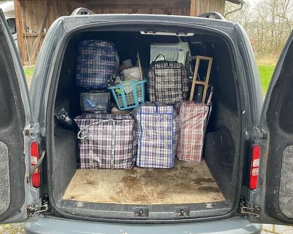 Сірий Фольксваген Кадді, об'ємом двигуна 2 л та пробігом 280 тис. км за 8774 $, фото 2 на Automoto.ua