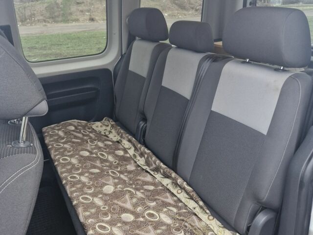 Серый Фольксваген Кадди, объемом двигателя 1.6 л и пробегом 236 тыс. км за 10299 $, фото 6 на Automoto.ua