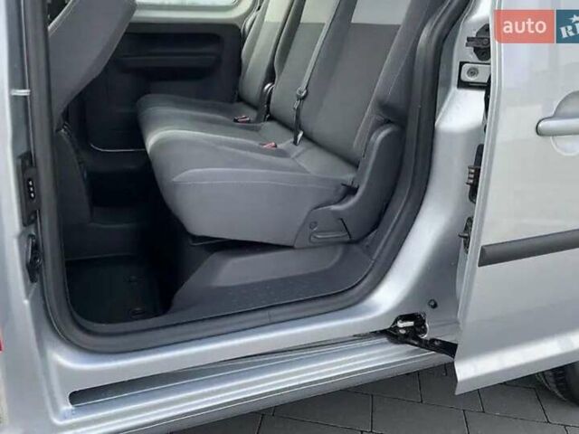 Серый Фольксваген Кадди, объемом двигателя 1.6 л и пробегом 317 тыс. км за 10800 $, фото 19 на Automoto.ua