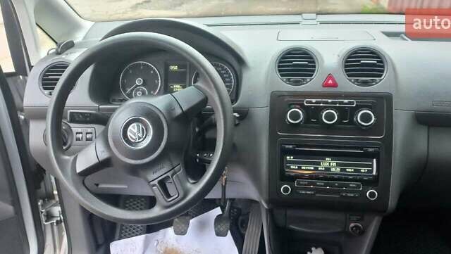 Серый Фольксваген Кадди, объемом двигателя 1.6 л и пробегом 235 тыс. км за 10900 $, фото 4 на Automoto.ua