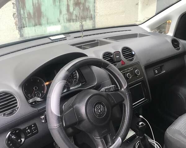 Серый Фольксваген Кадди, объемом двигателя 1.6 л и пробегом 325 тыс. км за 9800 $, фото 15 на Automoto.ua