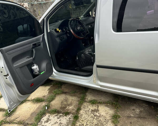 Серый Фольксваген Кадди, объемом двигателя 1.2 л и пробегом 241 тыс. км за 7100 $, фото 1 на Automoto.ua