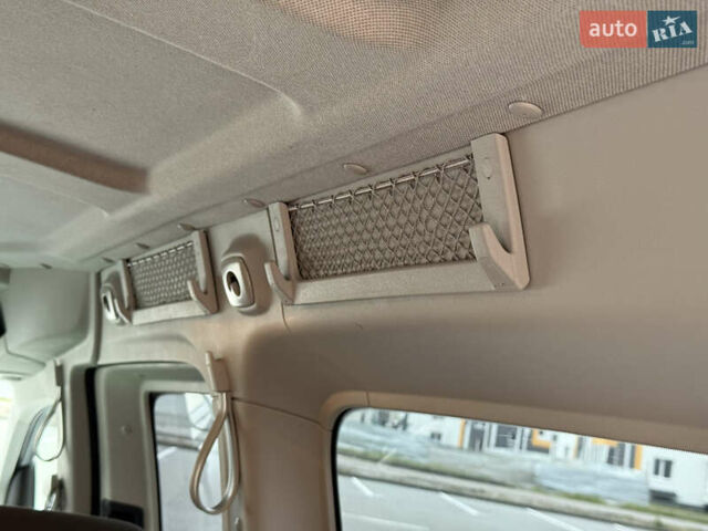 Серый Фольксваген Кадди, объемом двигателя 1.6 л и пробегом 224 тыс. км за 12700 $, фото 70 на Automoto.ua