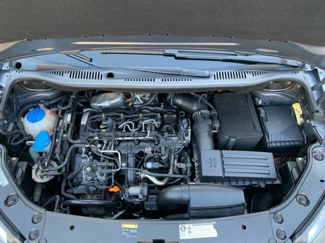 Сірий Фольксваген Кадді, об'ємом двигуна 2 л та пробігом 213 тис. км за 12000 $, фото 5 на Automoto.ua