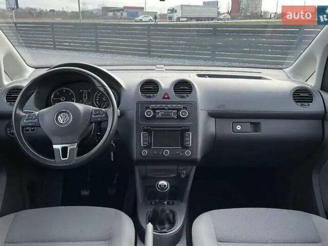 Серый Фольксваген Кадди, объемом двигателя 1.6 л и пробегом 317 тыс. км за 10800 $, фото 15 на Automoto.ua