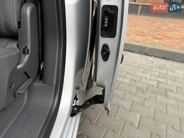 Серый Фольксваген Кадди, объемом двигателя 1.6 л и пробегом 224 тыс. км за 12700 $, фото 57 на Automoto.ua