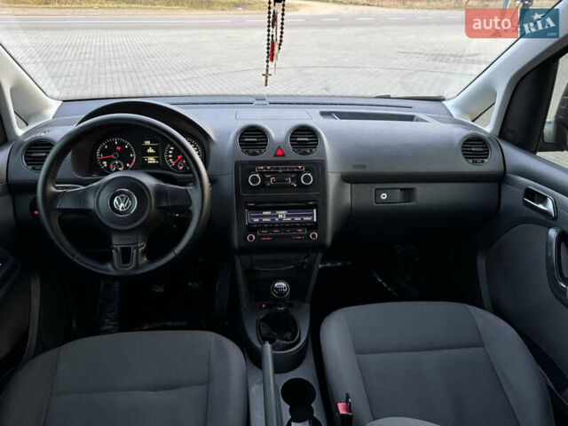 Серый Фольксваген Кадди, объемом двигателя 2 л и пробегом 260 тыс. км за 11900 $, фото 17 на Automoto.ua
