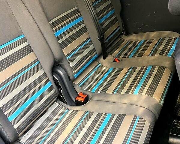 Серый Фольксваген Кадди, объемом двигателя 1.2 л и пробегом 310 тыс. км за 6000 $, фото 2 на Automoto.ua