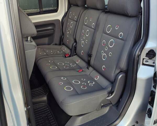 Сірий Фольксваген Кадді, об'ємом двигуна 2 л та пробігом 261 тис. км за 12800 $, фото 41 на Automoto.ua