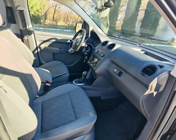 Серый Фольксваген Кадди, объемом двигателя 1.6 л и пробегом 293 тыс. км за 12600 $, фото 10 на Automoto.ua