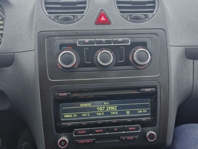 Серый Фольксваген Кадди, объемом двигателя 1.6 л и пробегом 236 тыс. км за 10299 $, фото 5 на Automoto.ua