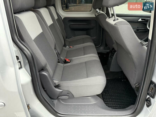 Серый Фольксваген Кадди, объемом двигателя 1.6 л и пробегом 224 тыс. км за 12700 $, фото 48 на Automoto.ua