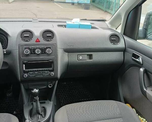 Сірий Фольксваген Кадді, об'ємом двигуна 2 л та пробігом 177 тис. км за 11300 $, фото 7 на Automoto.ua